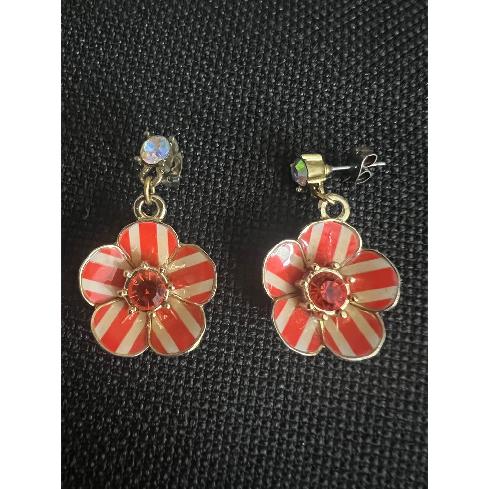 Vintage Style Red White Striped Enamel Flower Dangle Earrings Gold Tone Size 1"